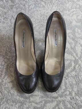 Charles David Dark Brown Leather Round-Toe Pumps